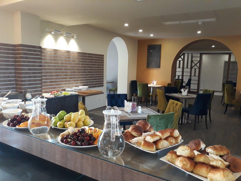 Bien Hotel Єреван Екстер'єр фото