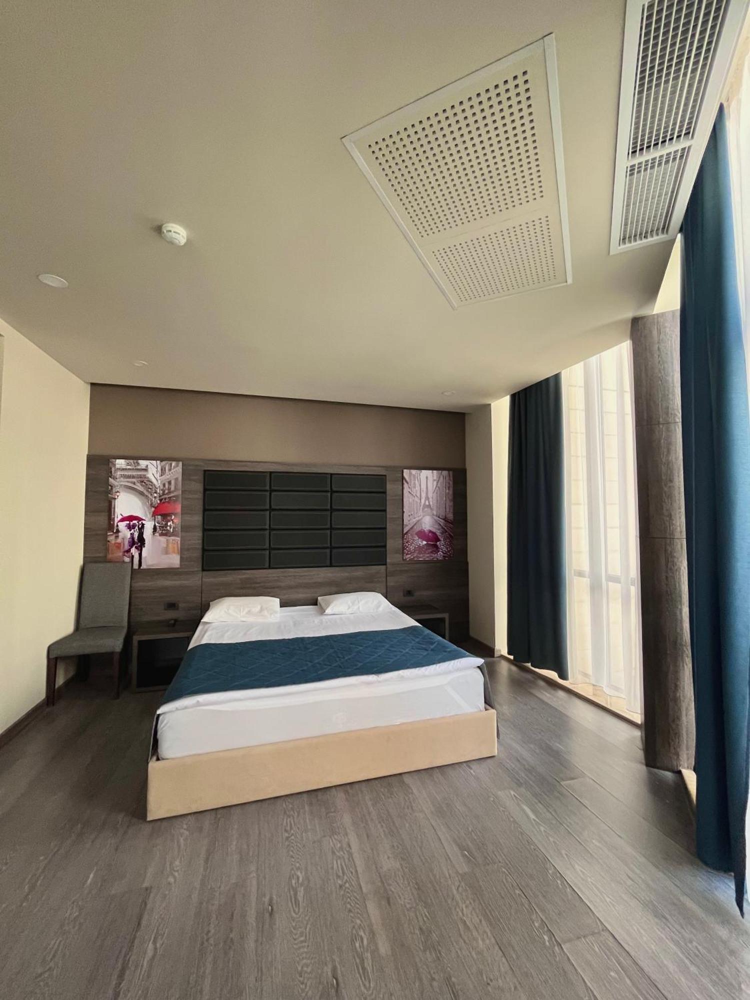 Bien Hotel Єреван Екстер'єр фото