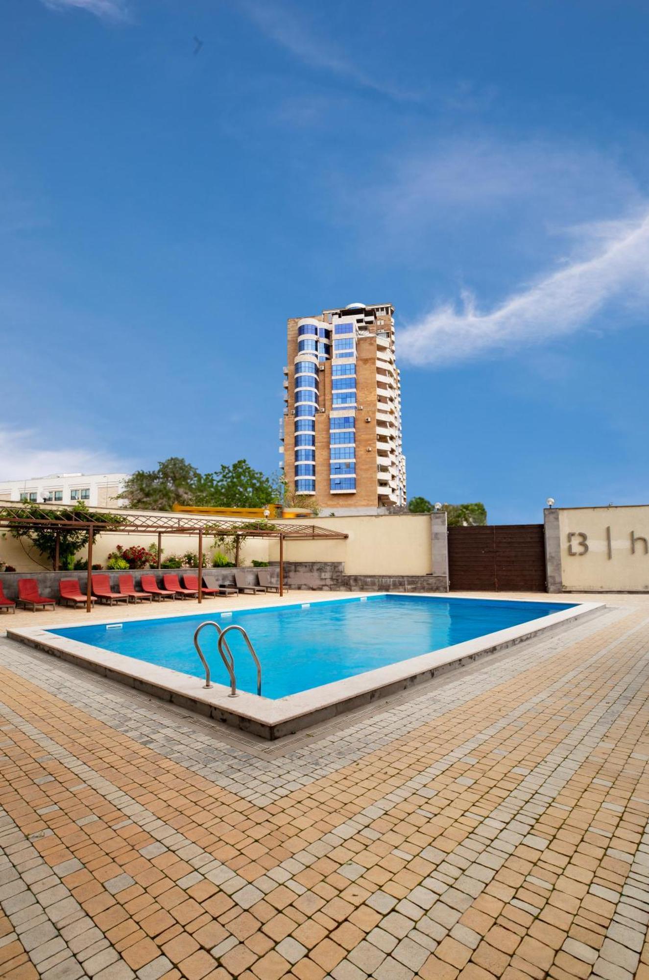 Bien Hotel Єреван Екстер'єр фото